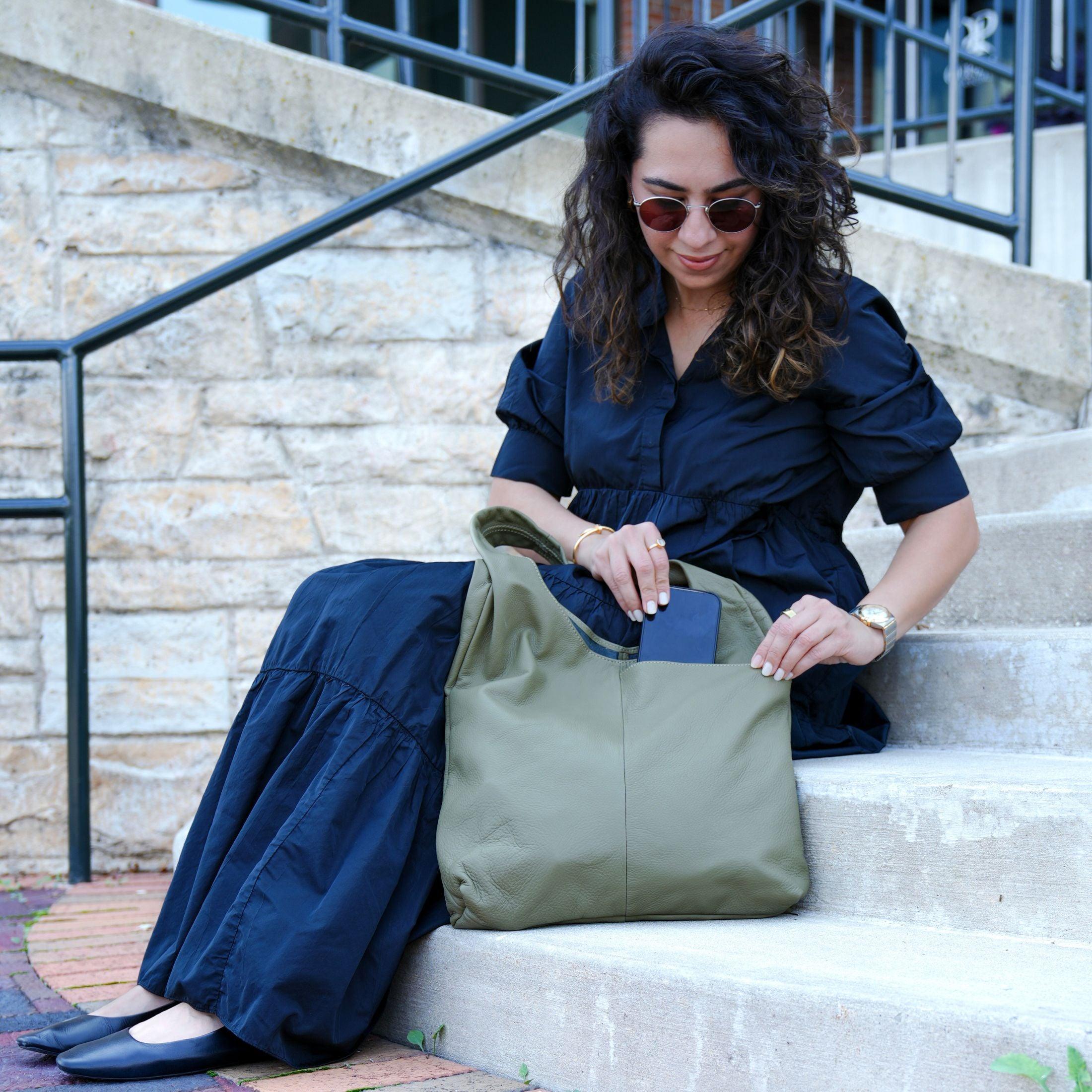olive green lululemon bag Leather Women’s Tote Bag
