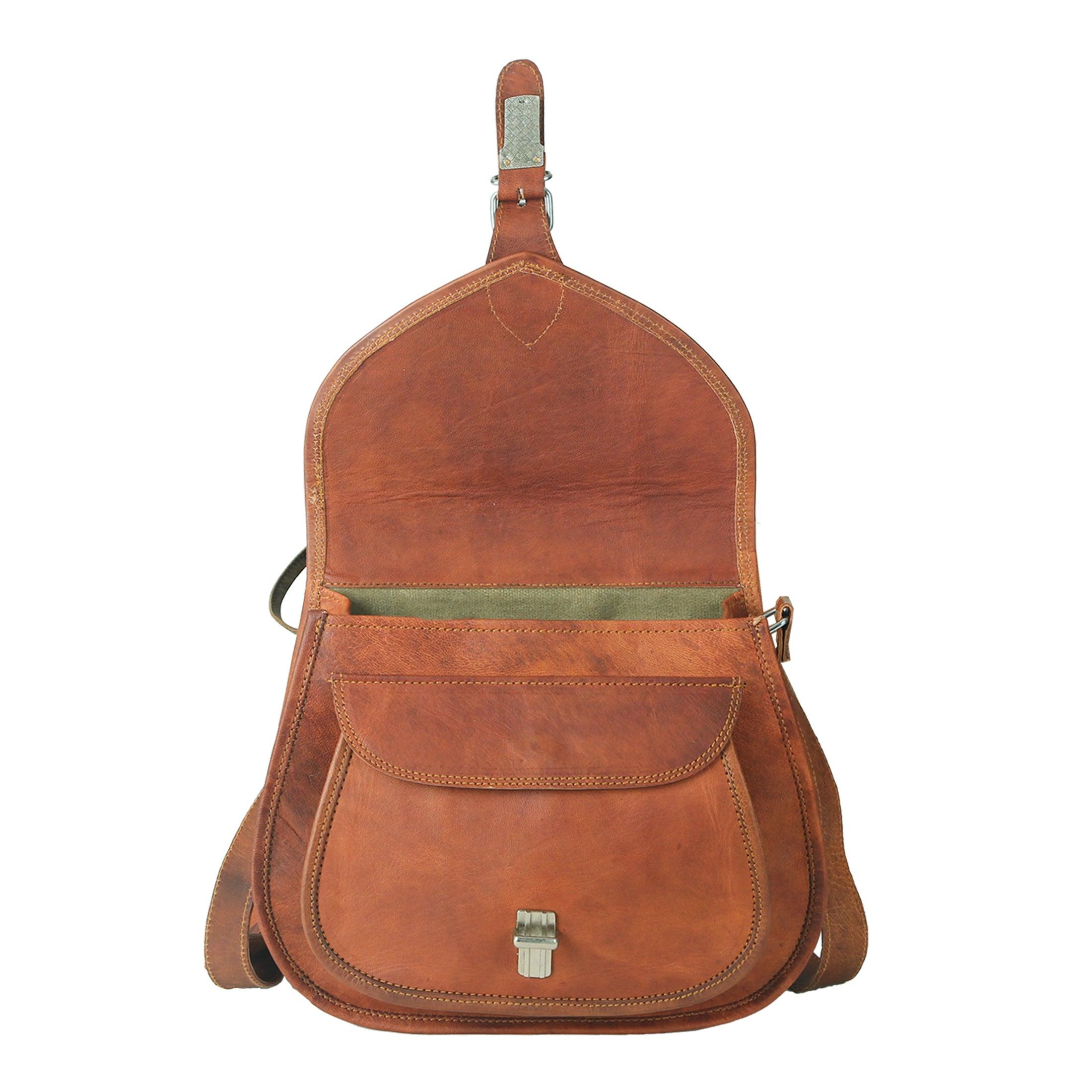 Secure leather purse with zipper closure