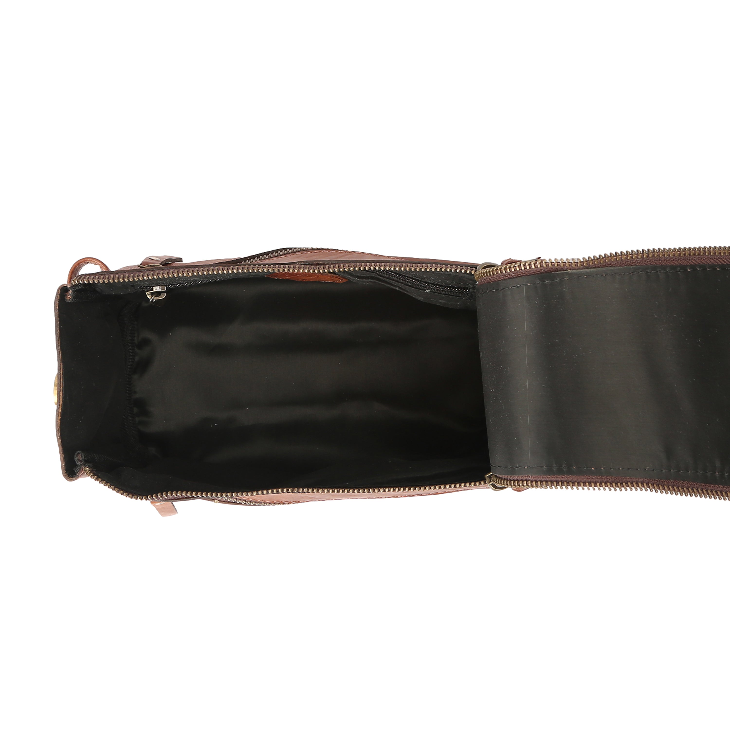 spacious leather toiletry kit with extra inner and outer pockets