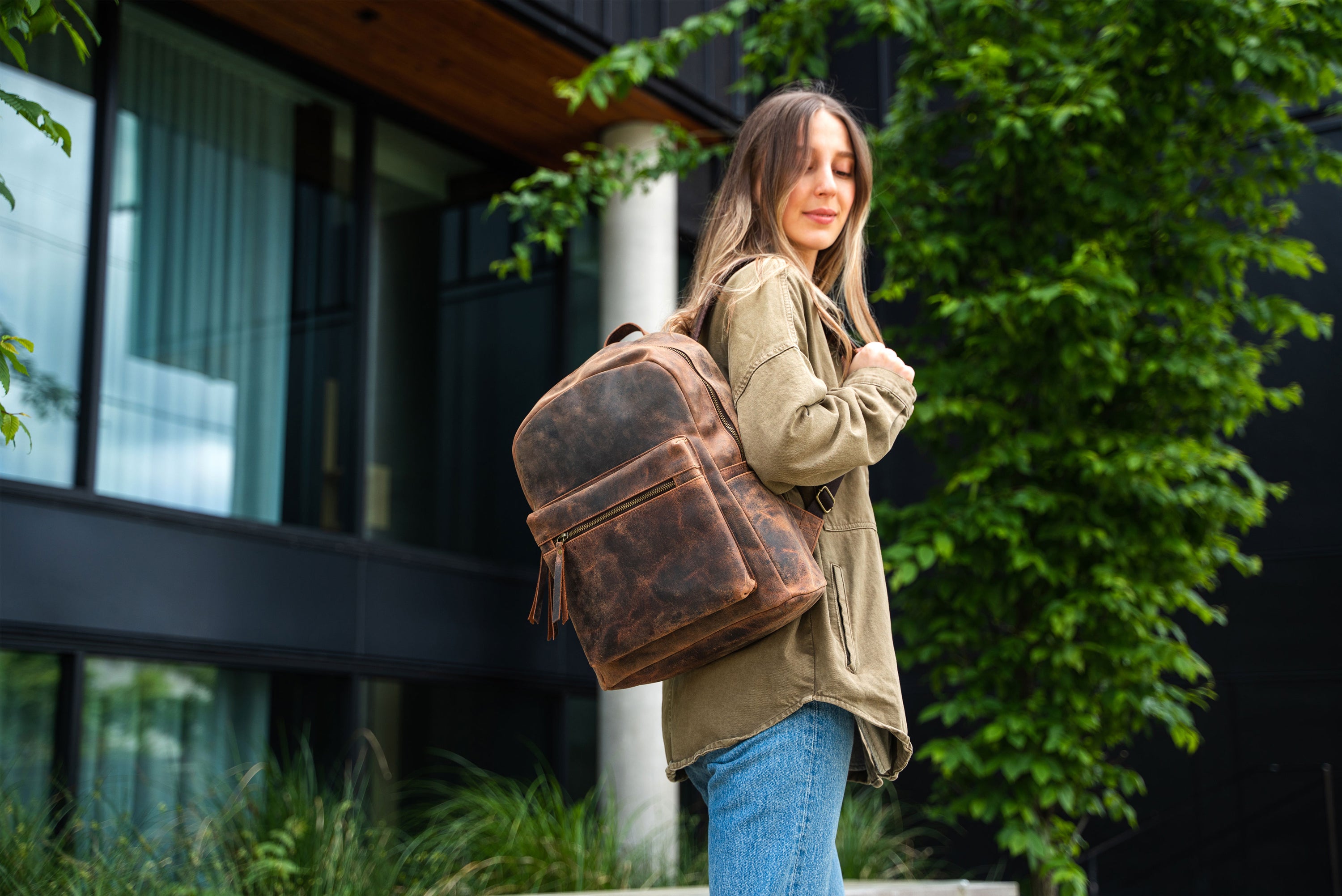 Overview Of Leather Travel Bags: Why They Are A Great Investment For  Travelers